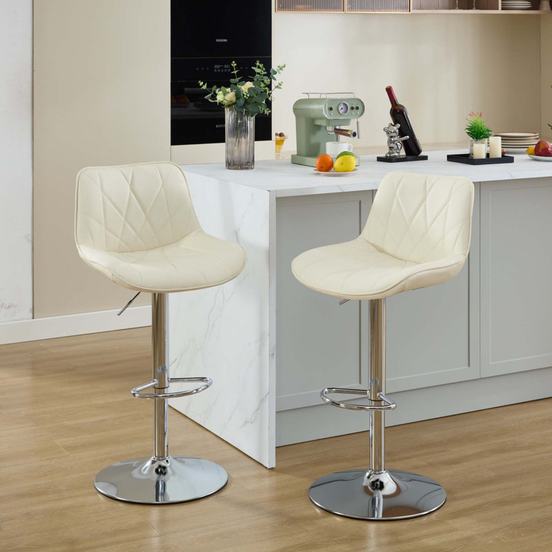 Tabouret de bar rotatif à hauteur réglable avec structure en métal Shana, Crème