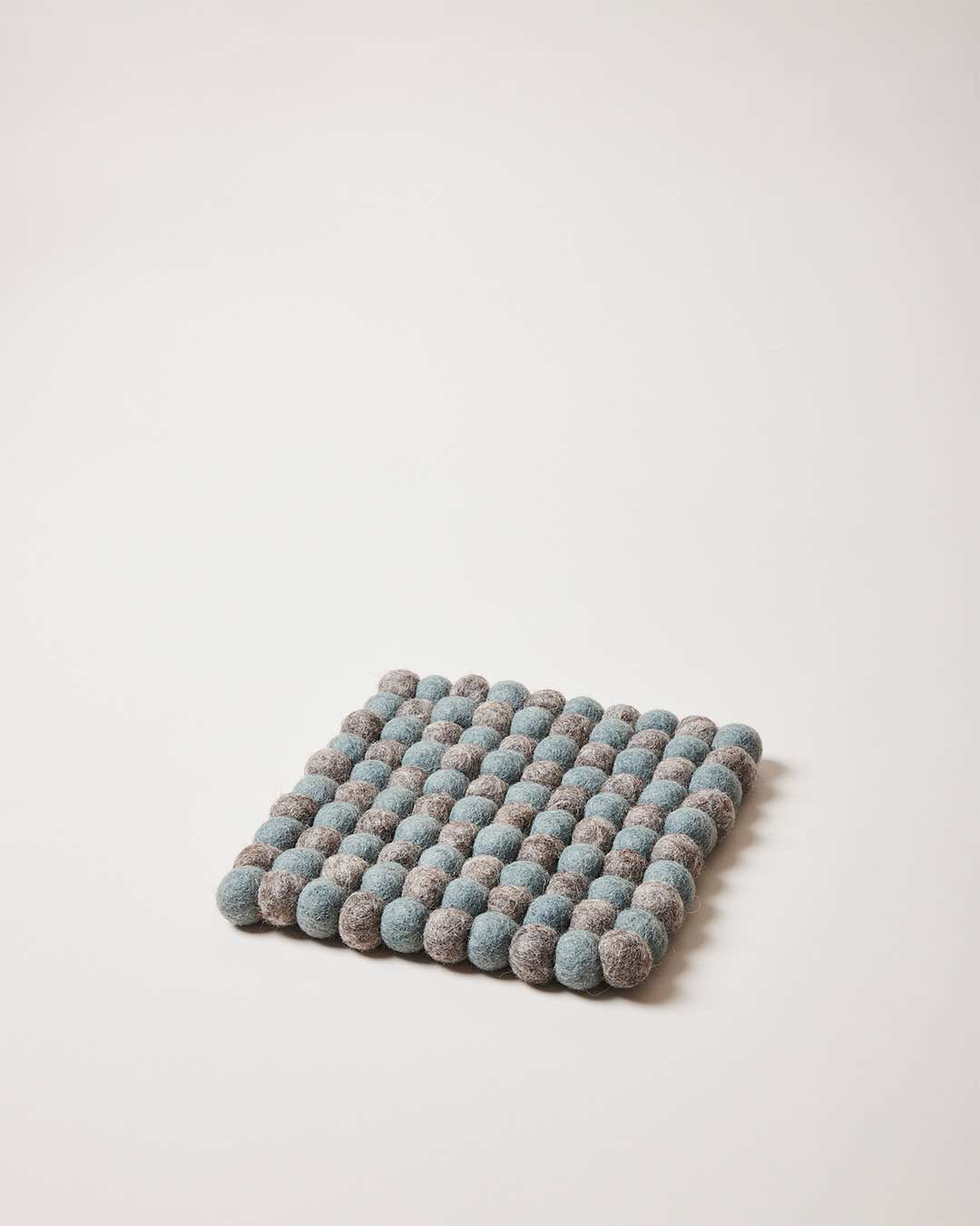 DIY Wool Felt Pom Pom Trivet