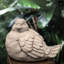 Figurine oiseau assis en ciment Chilmark