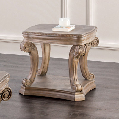 Table de bout de style traditionnel avec pieds à volutes et rangement ouvert Détails sculptés Table basse - non incluse