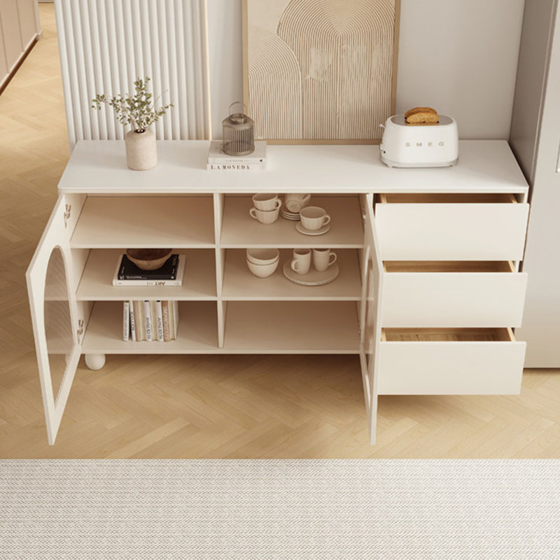Armoire de rangement minimaliste de couleur crème