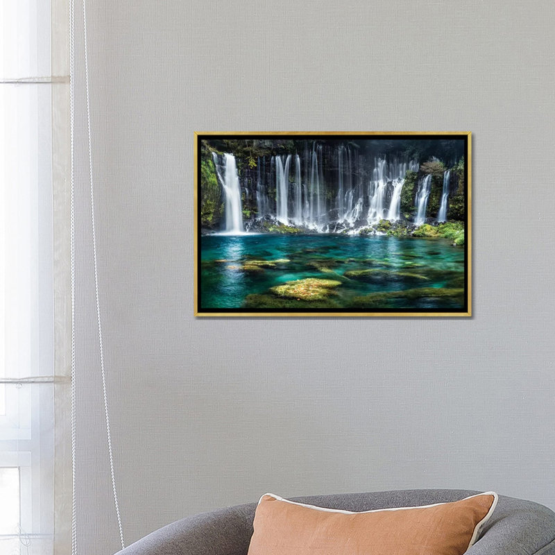 «Shiraito Falls» par Jan Becke - reproduction, H 18 po x l 26 po x P 1,5 po, Toile encadrée d'or