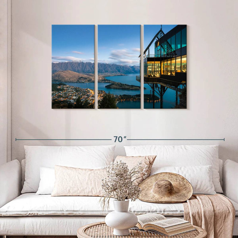 Queenstown Architecture, 28" H x 45" W