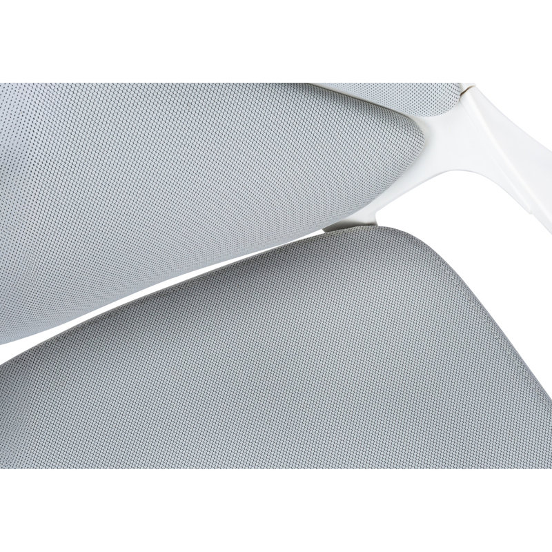 Chaise de bureau ergonomique en maille grise et en métal blanc, siège très large et profond avec pivot réglable à 360 degrés, base en métal