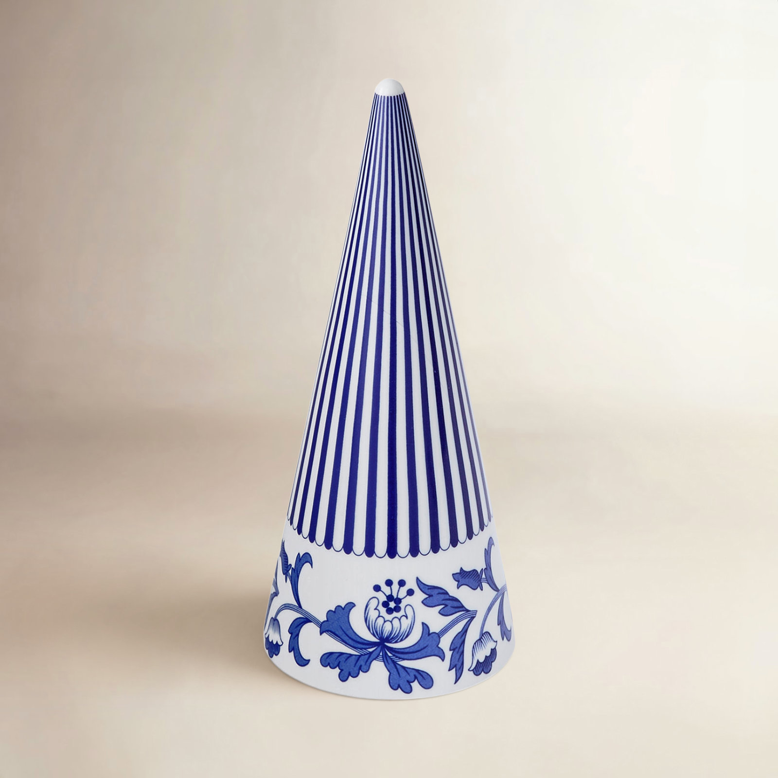 Spode Blue Italian Topiary 8"