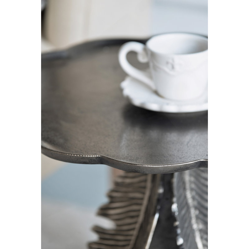 Table de bout, table d'appoint