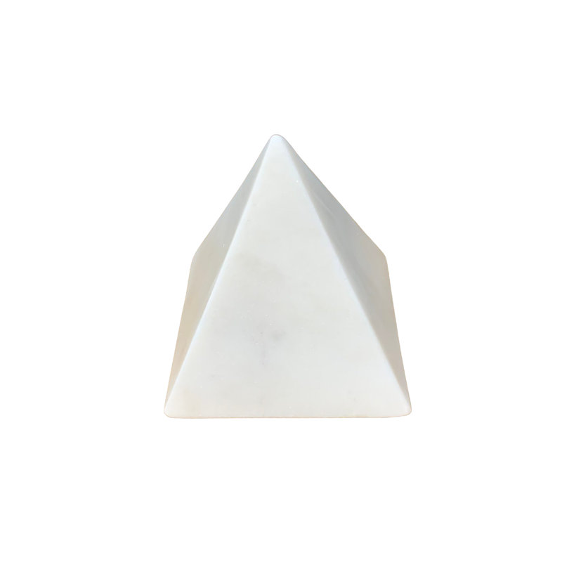 Petite pyramide en marbre blanc