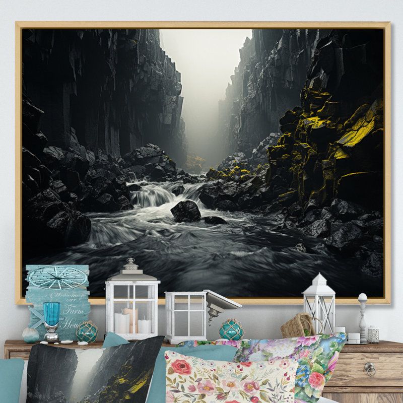 Chute d'eau dynamique - impressions sur toile, H 24 po x l 32 po x P 1 po, Cadre naturel flottant