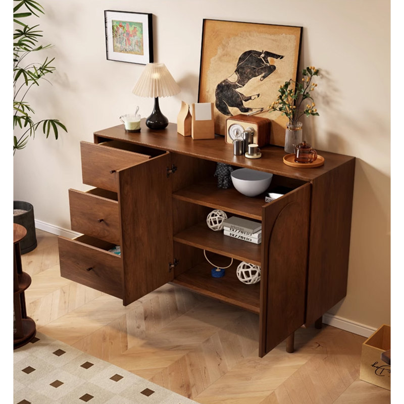 Buffet de style français antique