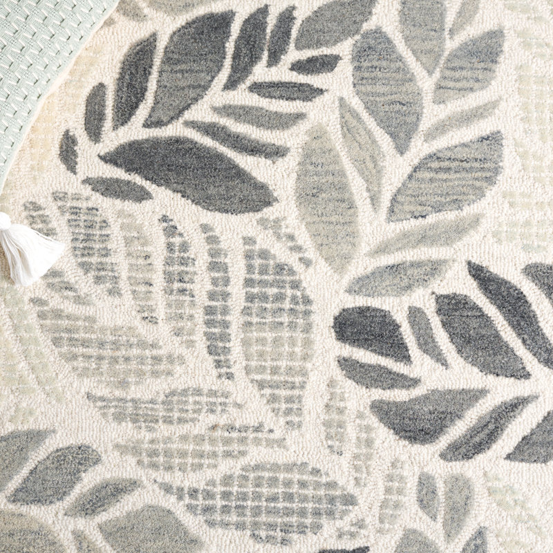 Ivory and Grey Floral Hand-Tufted Wool Area Rug, 5' x 8'