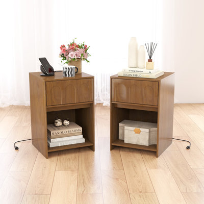 Ensemble de 2 tables de bout carrées de 15,7 po de largeur avec station de charge, tables d'appoint de style moderne Mid-Century avec tiroirs et rangement pour petits espaces