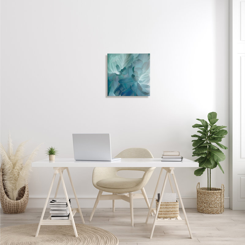 «Blue Flower Petal Abstraction Cool Tone Florals» par Floater Frame, impression, Toile tendue, H 17 po x l 17 po x P 1,5 po