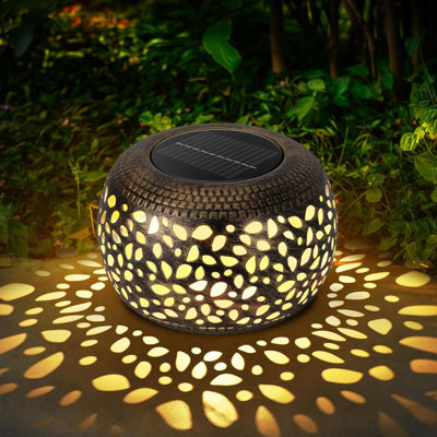 Lanterne solaire décorative de patio extérieur: lanternes solaires extérieures imperméables, lumières solaires rétro en métal évidées, jardin de véranda jardin balcon bureau chambre décorations de table intérieur extérieur, 2 couleurs d'écla