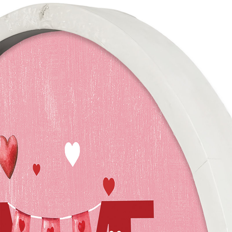 «Valentine Things Monogram - M Round», reproduction encadrée blanche