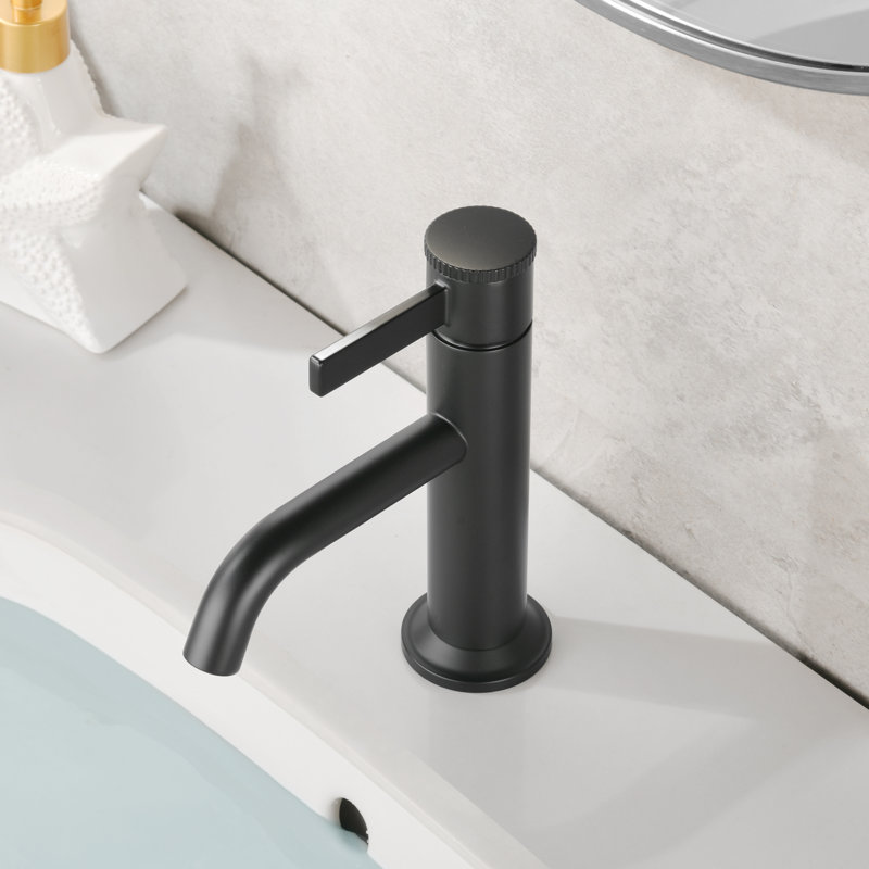 Robinet de salle de bain à poignée simple avec ensemble de bonde Maesson - Noir mat, Noir mat