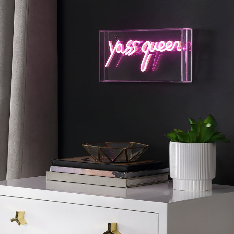 Enseigne néon DEL 5,9 po Yass Queen