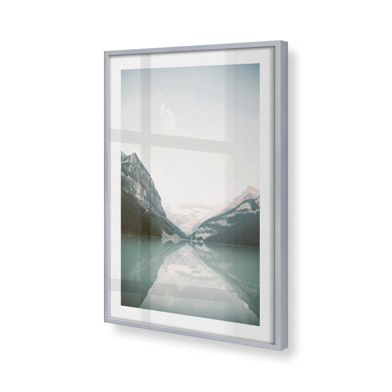 Impression de reflets calmes, Cadre en chrome poli, H 37,25 po x l 25,25 po x P 1,25 po