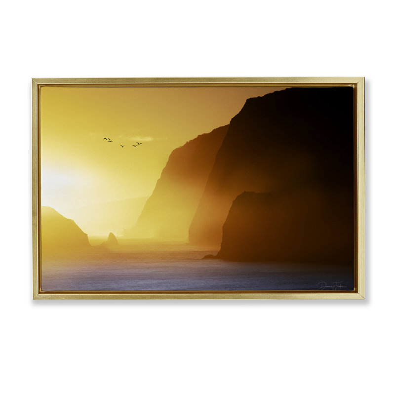 Toile flottante encadrée «Bright Sunlit Cliff» par Dennis Frates, Cadre flottant métallique doré, H 21 po x l 31 po