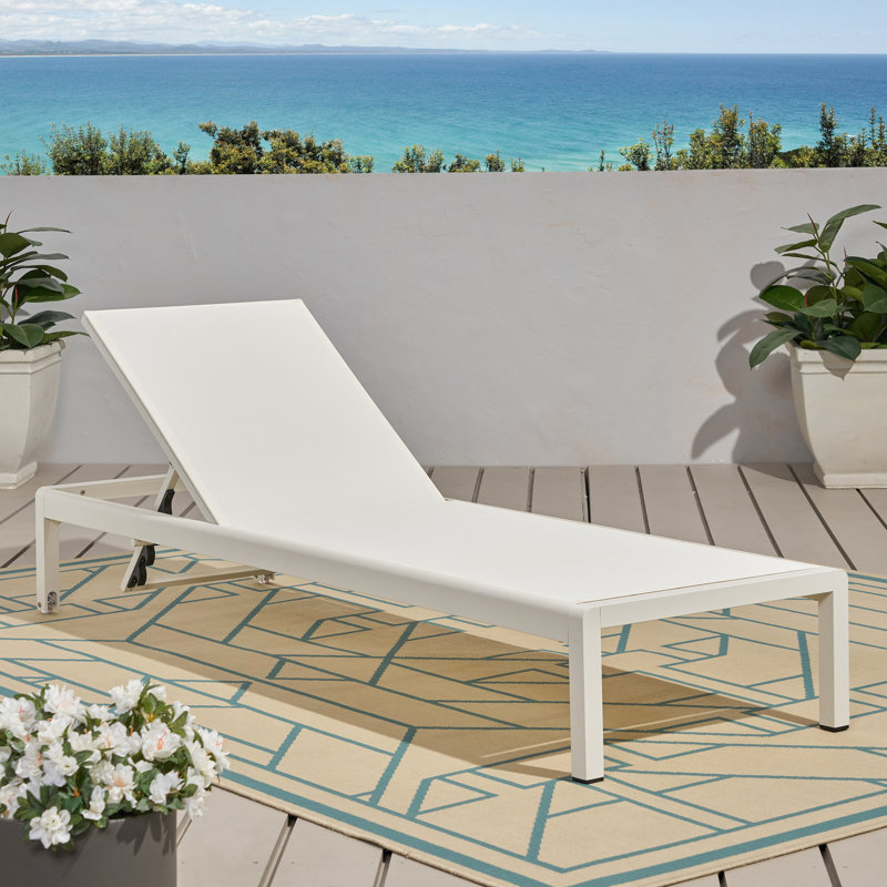 Chaise longue en filet respirant avec sièges réglables en aluminium et blanc - structure stable blanche