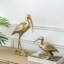 Figurine grue en or 15,9 po, statue d'oiseau debout élégante avec base texturée, sculpture décorative pour le salon, la chambre à coucher et le vestibule
