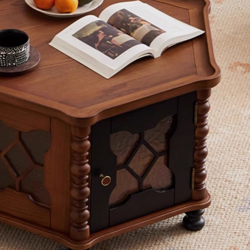 Table basse antique et exquise