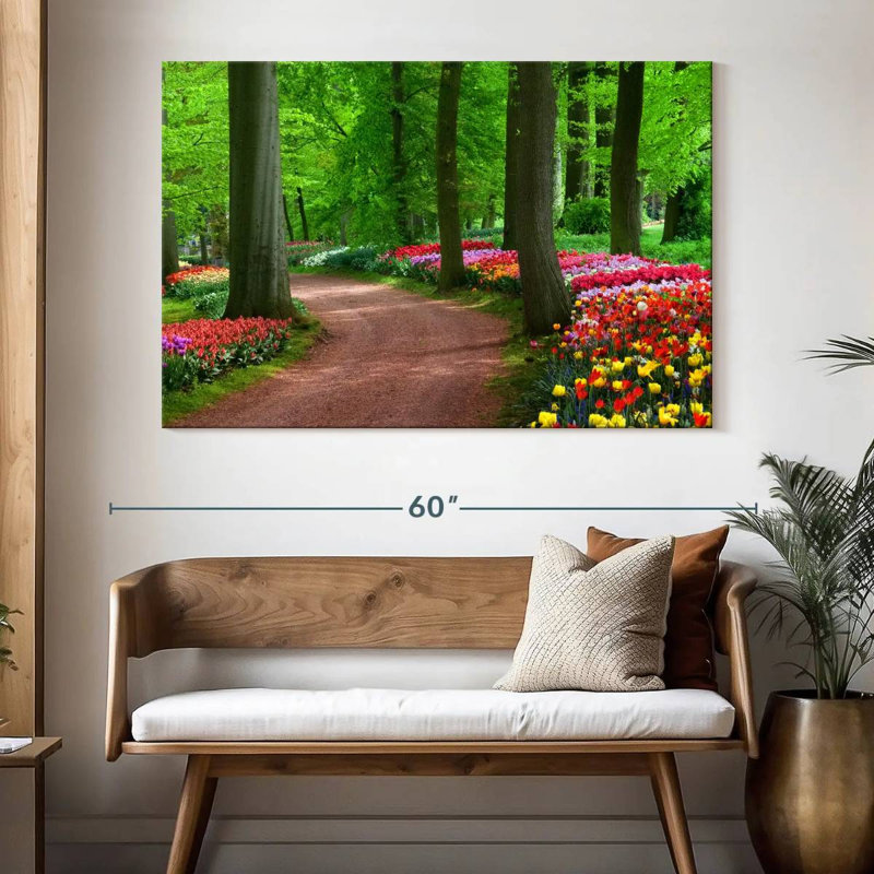 Tulipes dans le parc Sireci, H 34 po x l 51 po