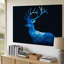 Toile, silhouette de cerf mystique posée sur un fond noir profond-685828431
