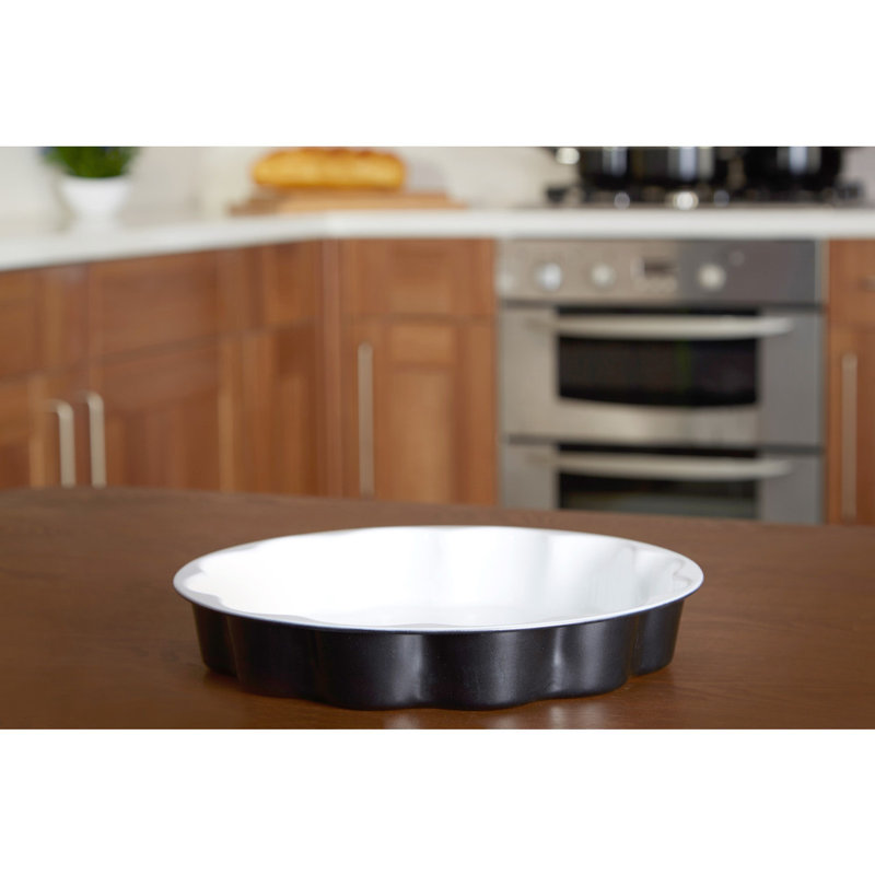 Metro Lane Oberle Round Carbon Steel Baker Bakeware