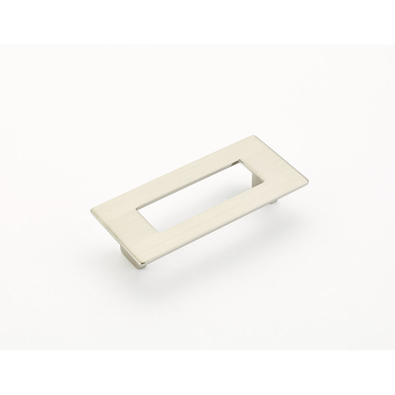 Poignée d'armoire Schaub Finestrino 3-3 / 4 "d'un centre à l'autre, 5 1/16", Nickel satiné