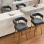 Chaises d'appoint de bureau modernes grises 2 pièces avec pieds carrés dorés, sans roulettes, structure en tissu doré de haute qualité décorative et confortable en molleton