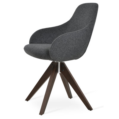 Chaise en bois pyramidale accoudoirs