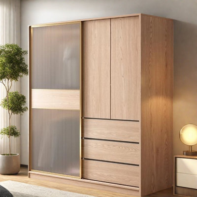 Garde-robe moderne et simple