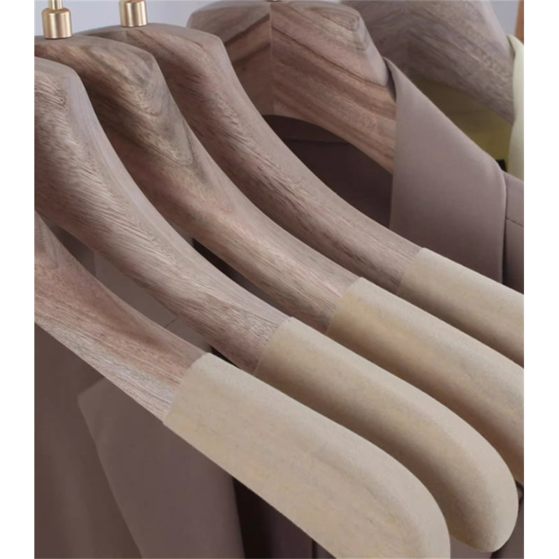 Cintre en bois, 20
