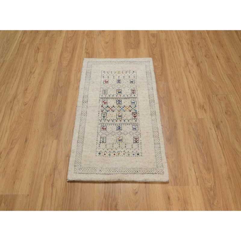 Tapis en lin 2 pi x 3 pi 1 po blanc, moderne, noué à la main, avec des figurines de petits animaux Lori Buft Gabbeh