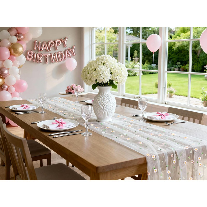 Chemin de table brodé floral - pastel -, gaze de maille diaphane, printemps / mariage / Pâques / Noël et fête, Rose