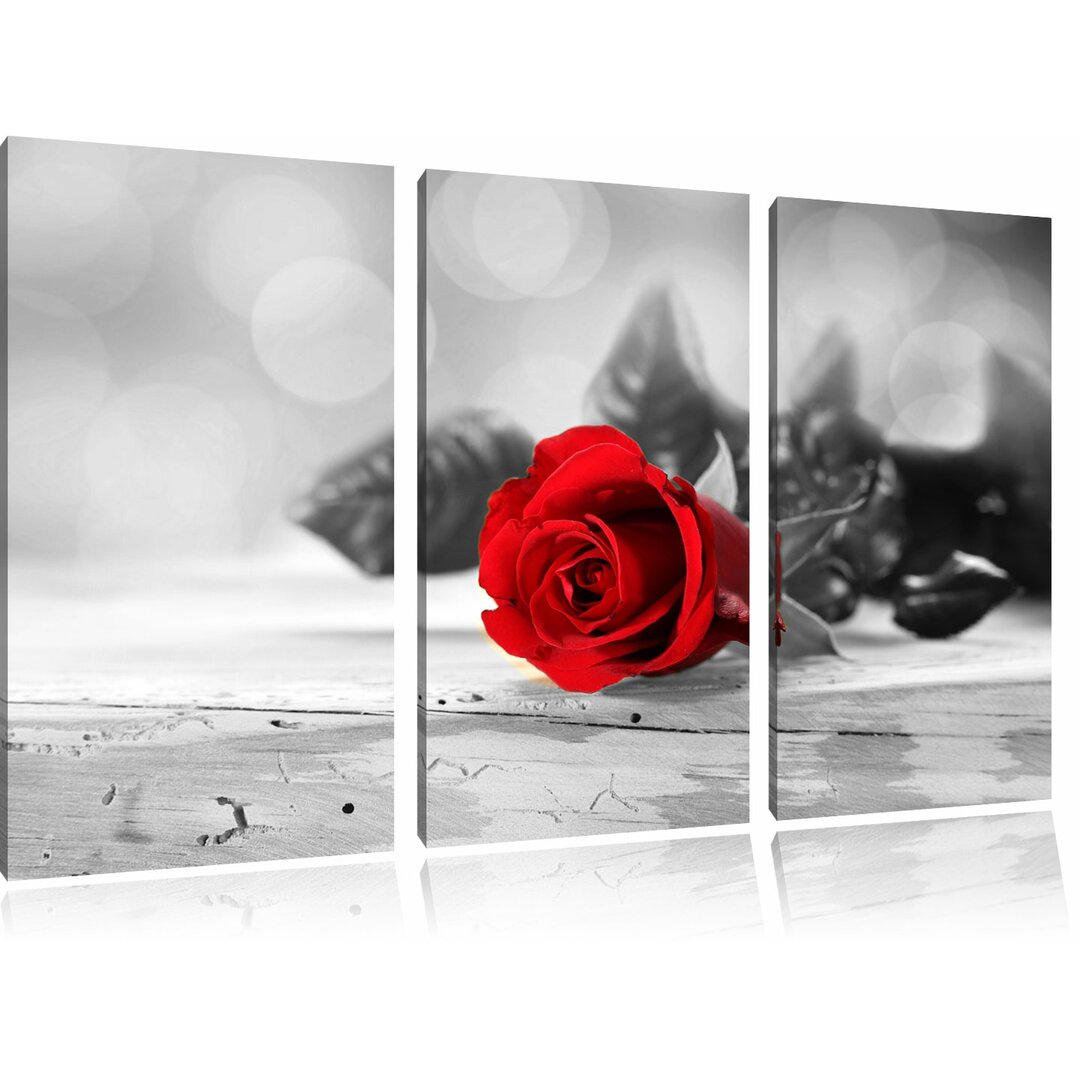 3-tlg. Leinwandbilder-Set „Schöne Rose auf altem Holztisch", Fotodruck