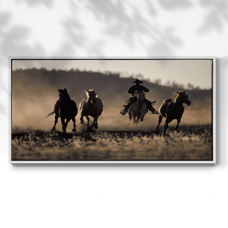 Ranchers Ride- Gallery encadrée -Prêt à suspendre, H 21 po x l 41 po, Blanc