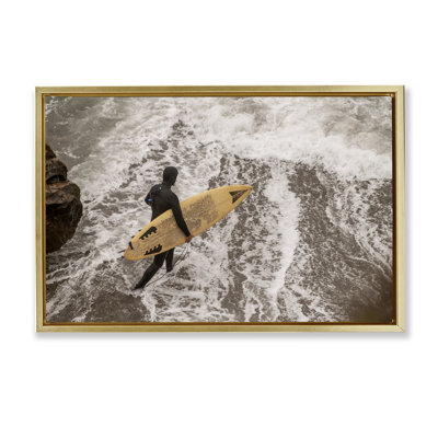  «Surfer Strolling Shore Floater» par Crystal Lynn Collins