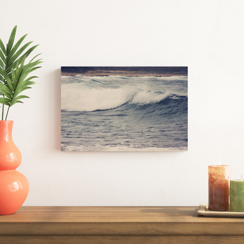 «Ocean Wave 1» par Sylvia Coomes, reproduction de photo sur toile, H 12 po x l 18 po