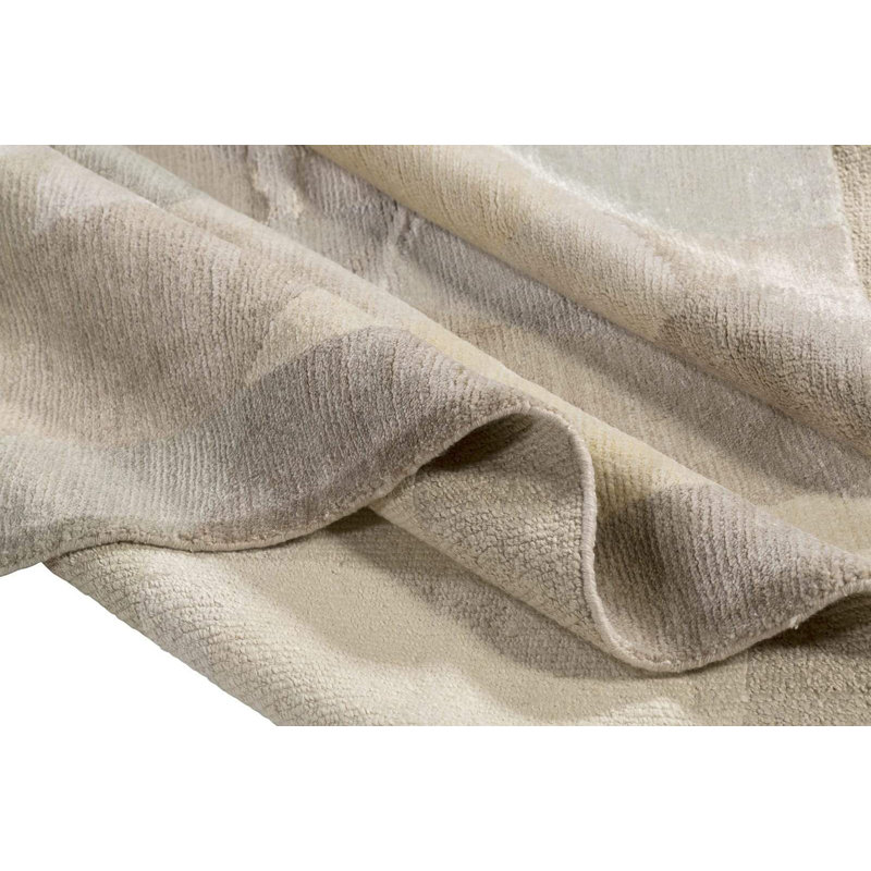 Gilded Silk Geometric Area Rug in Beige/Natural/Taupe/White, Rectangle 2' x 3'
