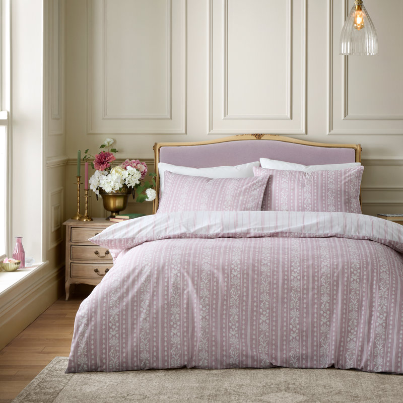 Regency Stripe Reversible Duvet Cover Set Bedding, Double Duvet Cover + 2 Standard Pillowcases