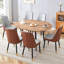 Ensemble de table et de chaises. Table de salle à manger moderne en bois aggloméré extensible. La table possède un design télescopique, convenant à des rassemblements de différentes tailles.-1972634733-1964347740