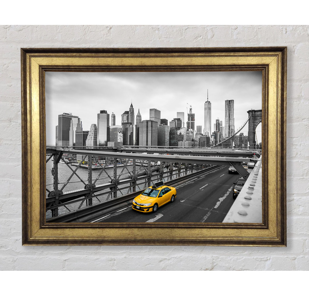 Gelbes Taxi auf der Brooklyn Bridge - Einzelne Bilderrahmen Kunstdrucke