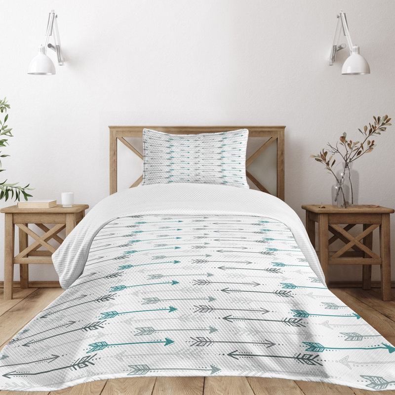 Twin White Quilted Bedspread Set with Arrow Pattern