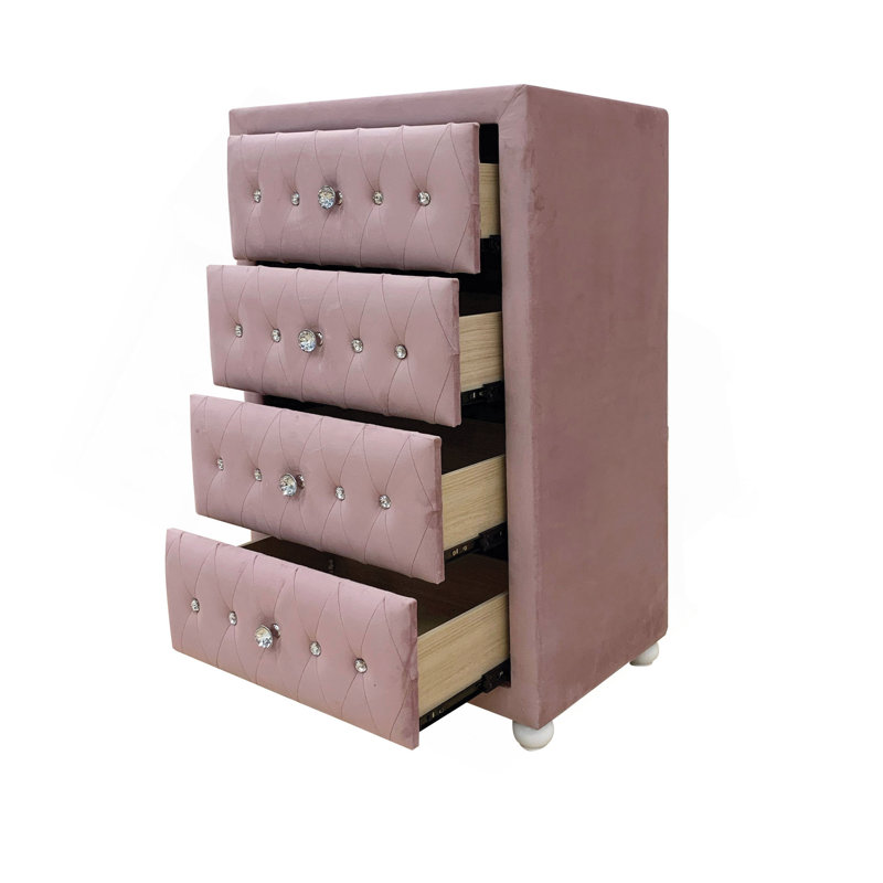 Le coffre Reggie, une solution de rangement élégante et fonctionnelle pour votre chambre à coucher ou votre salon.