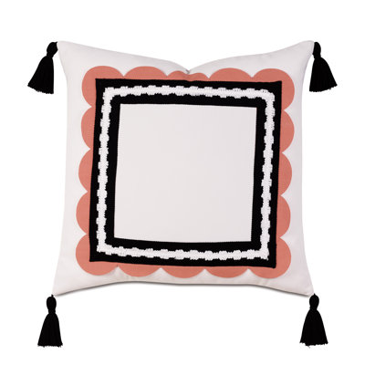 Wicking Cloud With Scalloped Frame