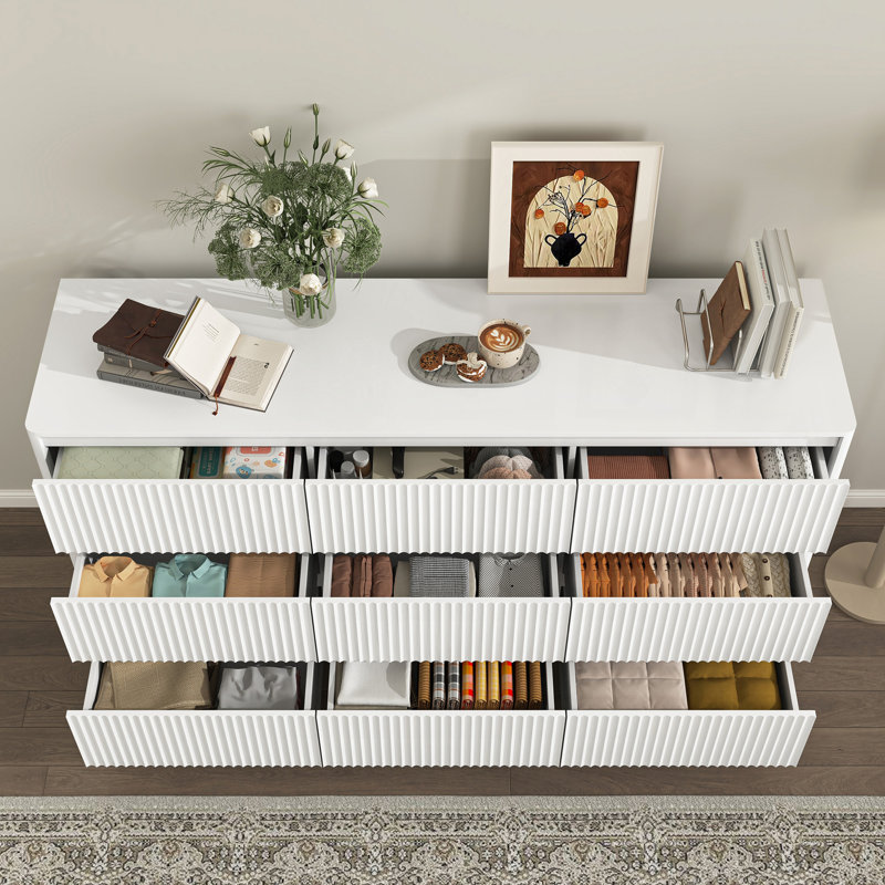 Commode 9 tiroirs pour chambre à coucher avec grands tiroirs, commode en bois, grande commode de plancher, long meuble télé moderne, table d'appoint avec rangement Mid-Century, blanc