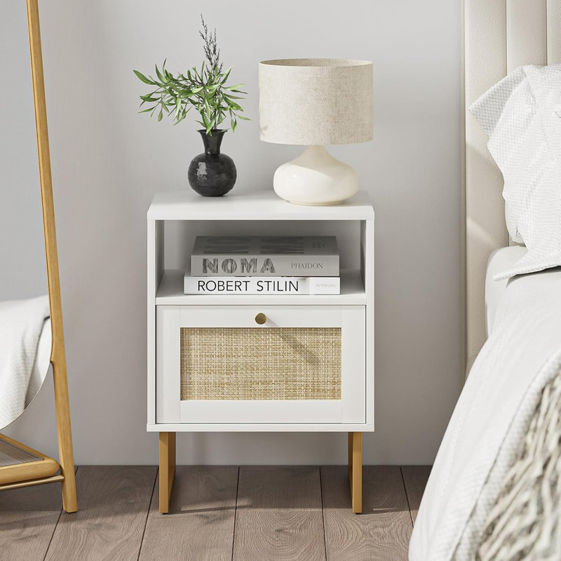 Table de chevet en rotin blanc