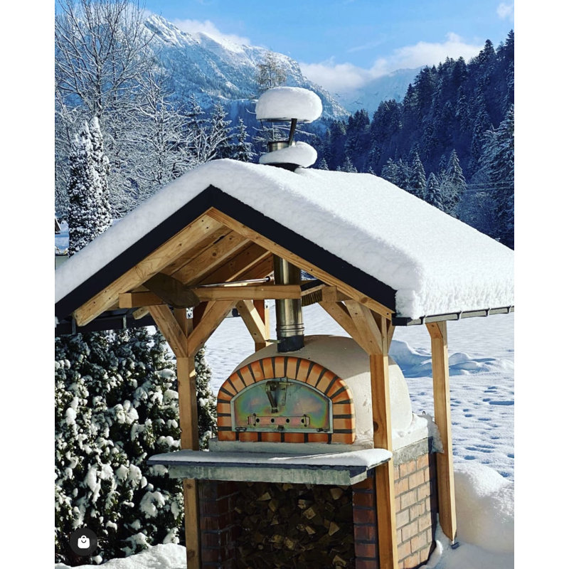 Traditional Brick Wood-Fired Outdoor Pizza Oven