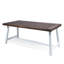 Table d'extérieur rustique en bois avec structure en métal blanc, fini sablé brun foncé, 75 cm (H) x 178 cm (L) x 90 cm (P), charge maximale 136 kg, plateau à lattes, ensemble de montage et plateau inclus.
